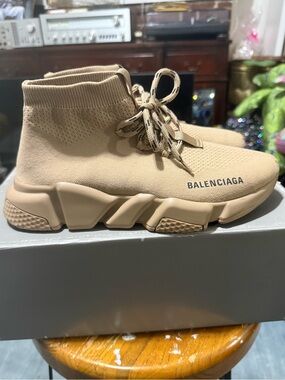 Balenciaga Speed 2.0 lace-up trainers in beige knit. Size US 8 EUR 38